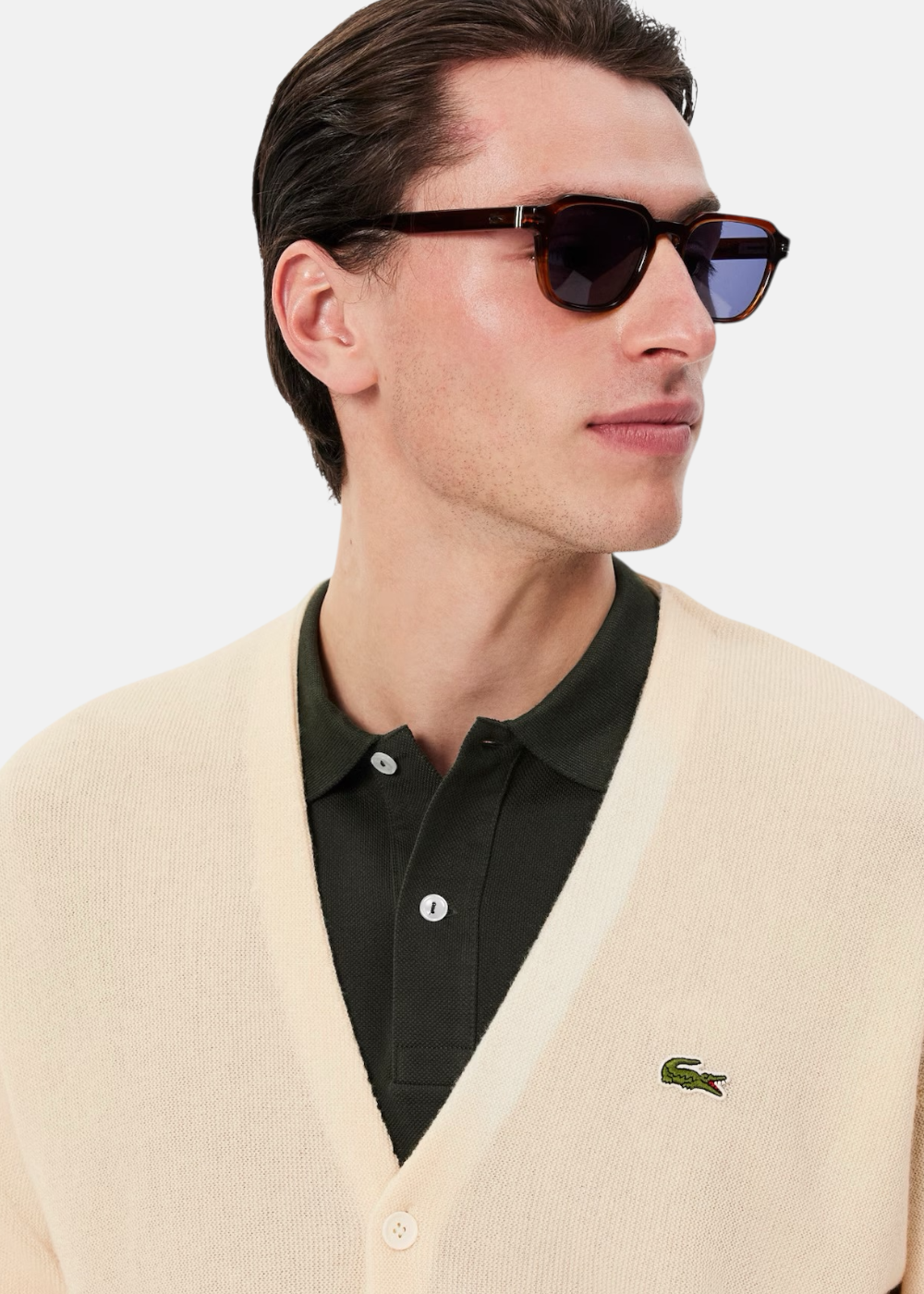 detail col V maille mousse retro cardigan lacoste