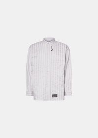 Chemise Oakley FGL Fuel Hydrofree DWR blanche à fines rayures grises, col officier, vue de face.
