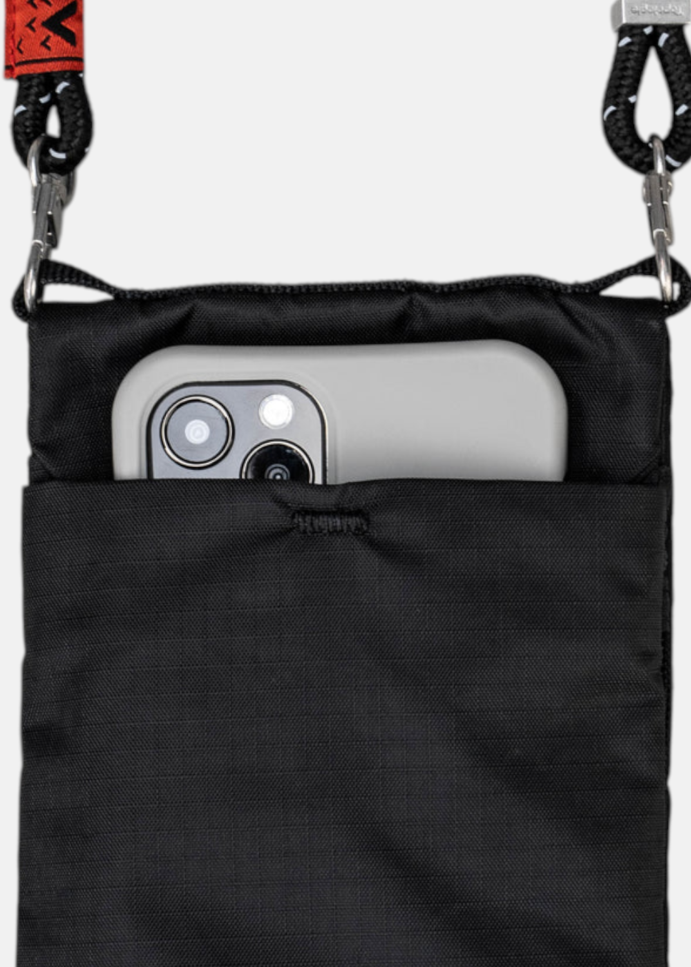 Détail des rangements de la Sacoche Topologie phone 90 noire