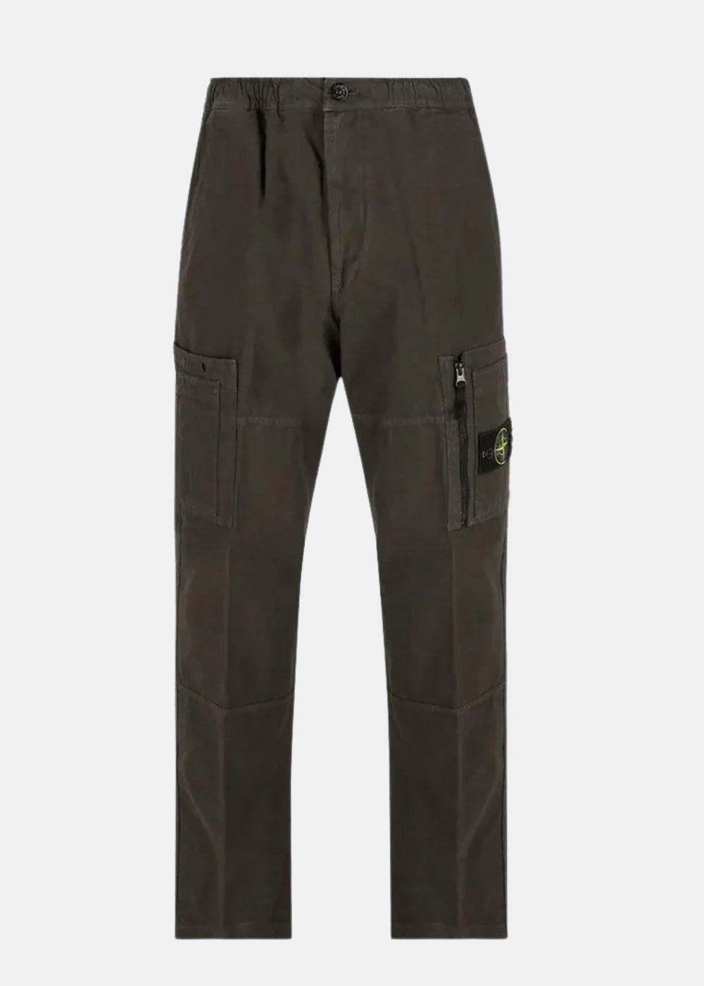 Vue studio de face du pantalon cargo Stone Island en coton ripstop gris foncé/olive (teinte V0078). Présentation des poches cargo latérales, de la ceinture élastiquée et du patch Compass iconique sur la jambe gauche.