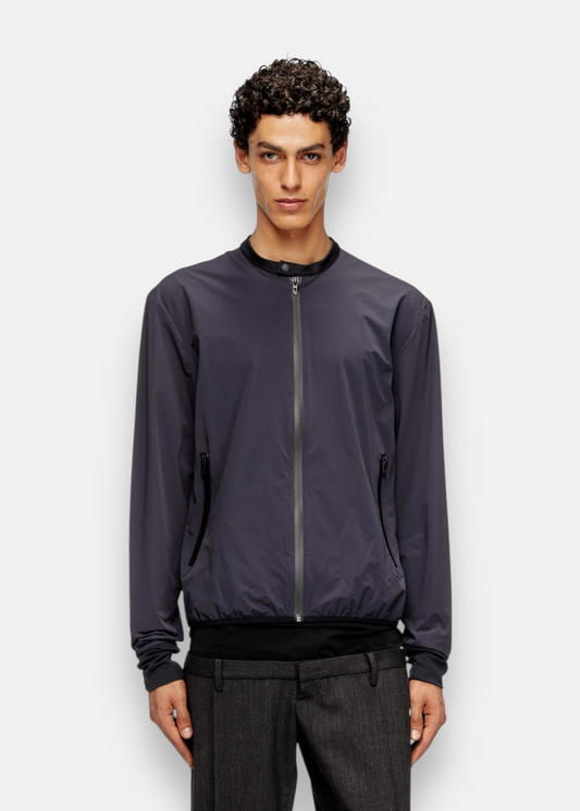 Veste Runway FW25 en nylon stretch