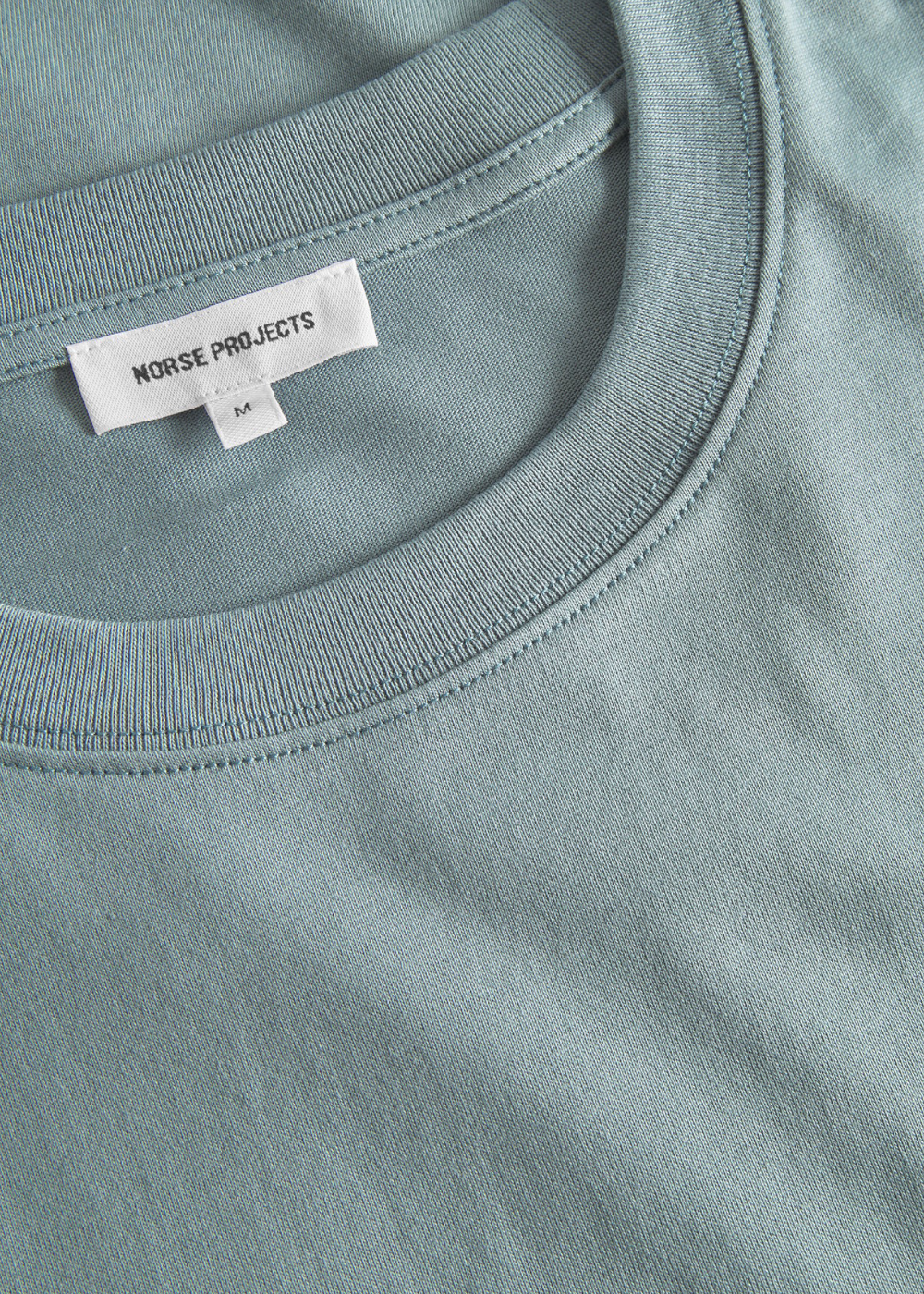 zoom col logo imprimé tshirt johannes bio