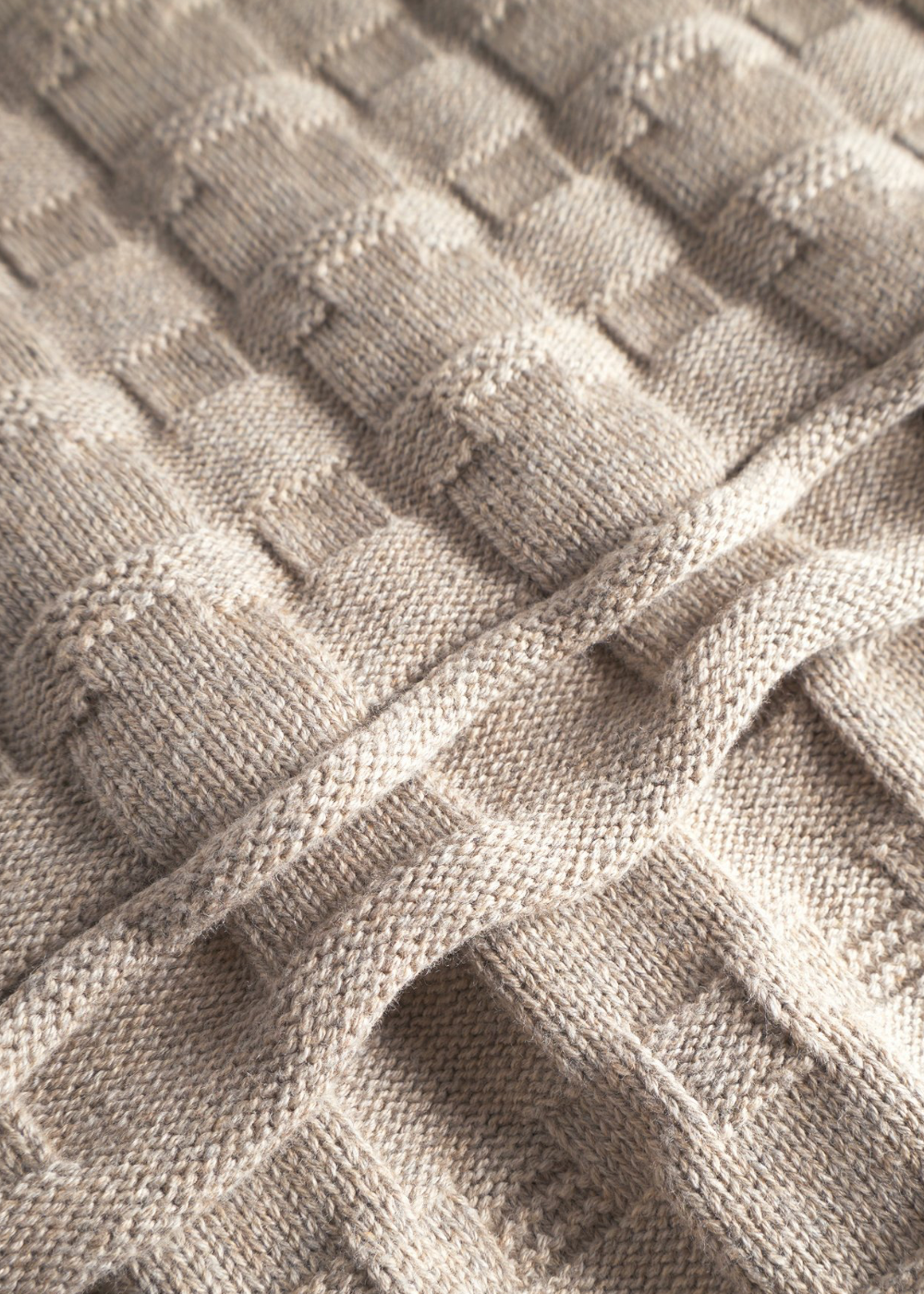 détail maille tressée pull norse