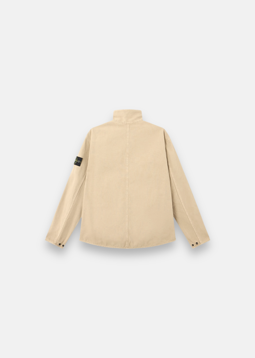 vue arriere sur fond blanc a plat de la Surchemise Stone Island en denim old effect coloris beige
