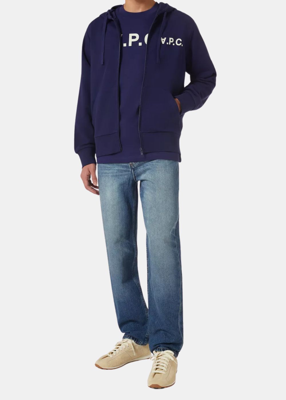 la photo montre le Sweat APC zippé à capuche VPC - marine ouvert sur un mannequin de face