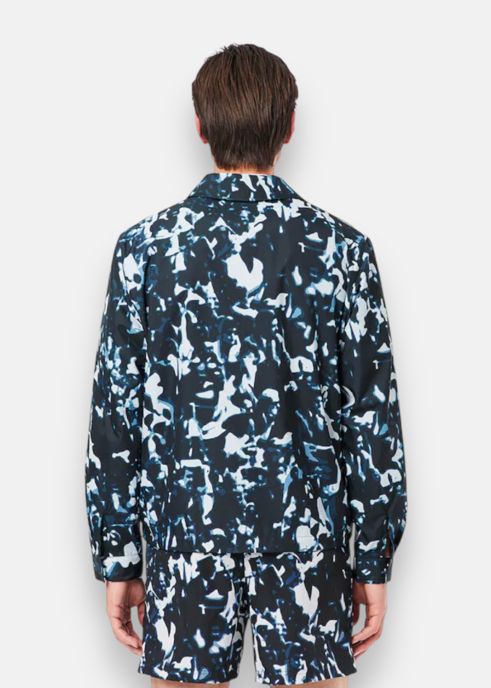 Veste coupe vent Lacoste imprimé sur mannequin de dos