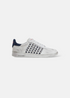 Paire de baskets Dsquared2 Boxer blanc et denim, vue de trois-quarts avec finitions usées et lacets blancs.