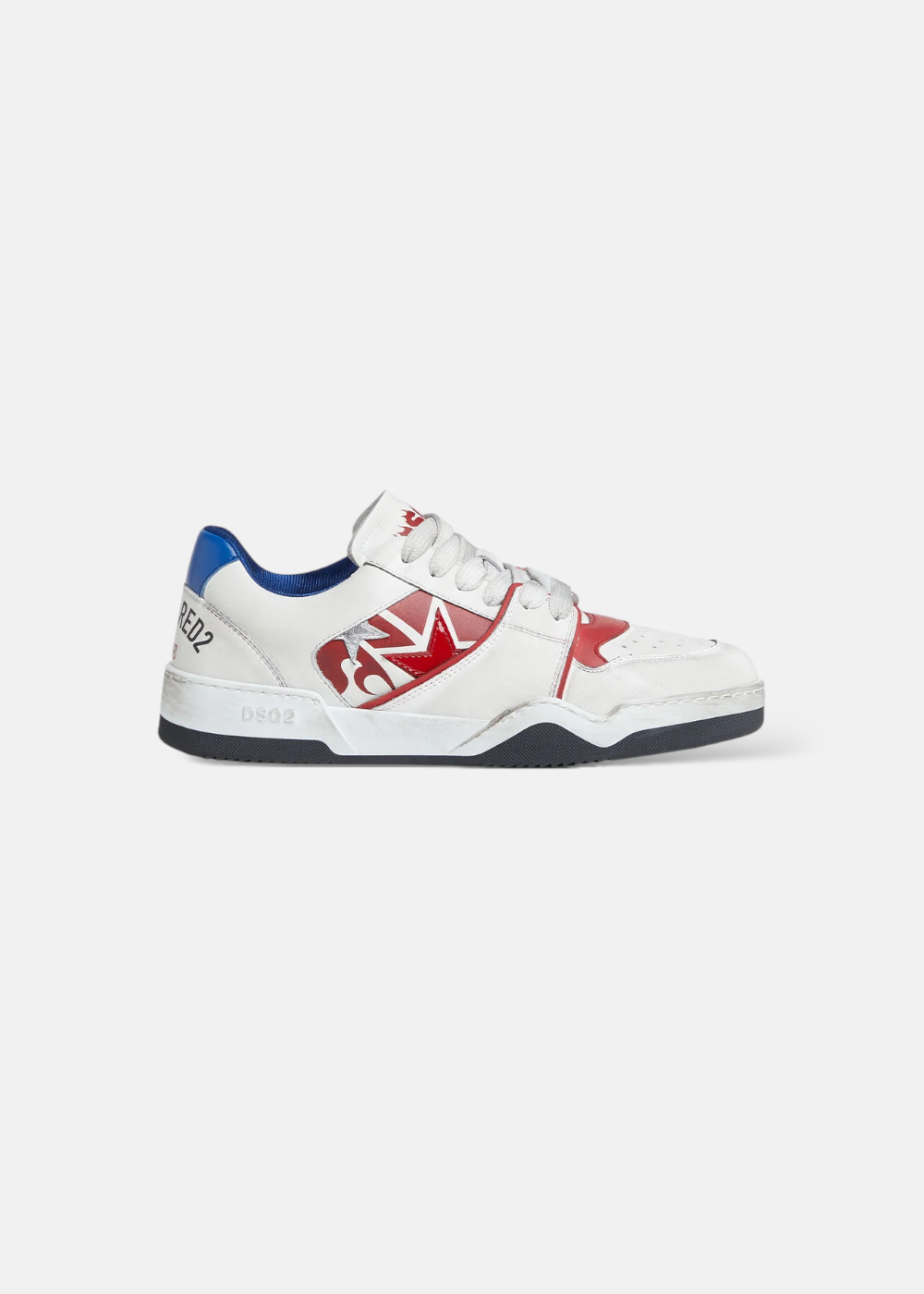 Basket Dsquared2 Spiker en cuir blanc avec détails rouge et bleu, vue de profil extérieur sur fond blanc.