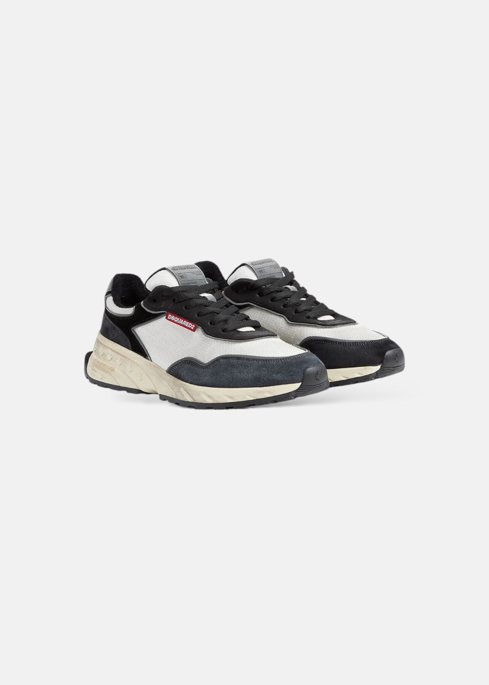Paire de baskets Dsquared2 Sprinter noir et blanc présentées de trois-quarts face.