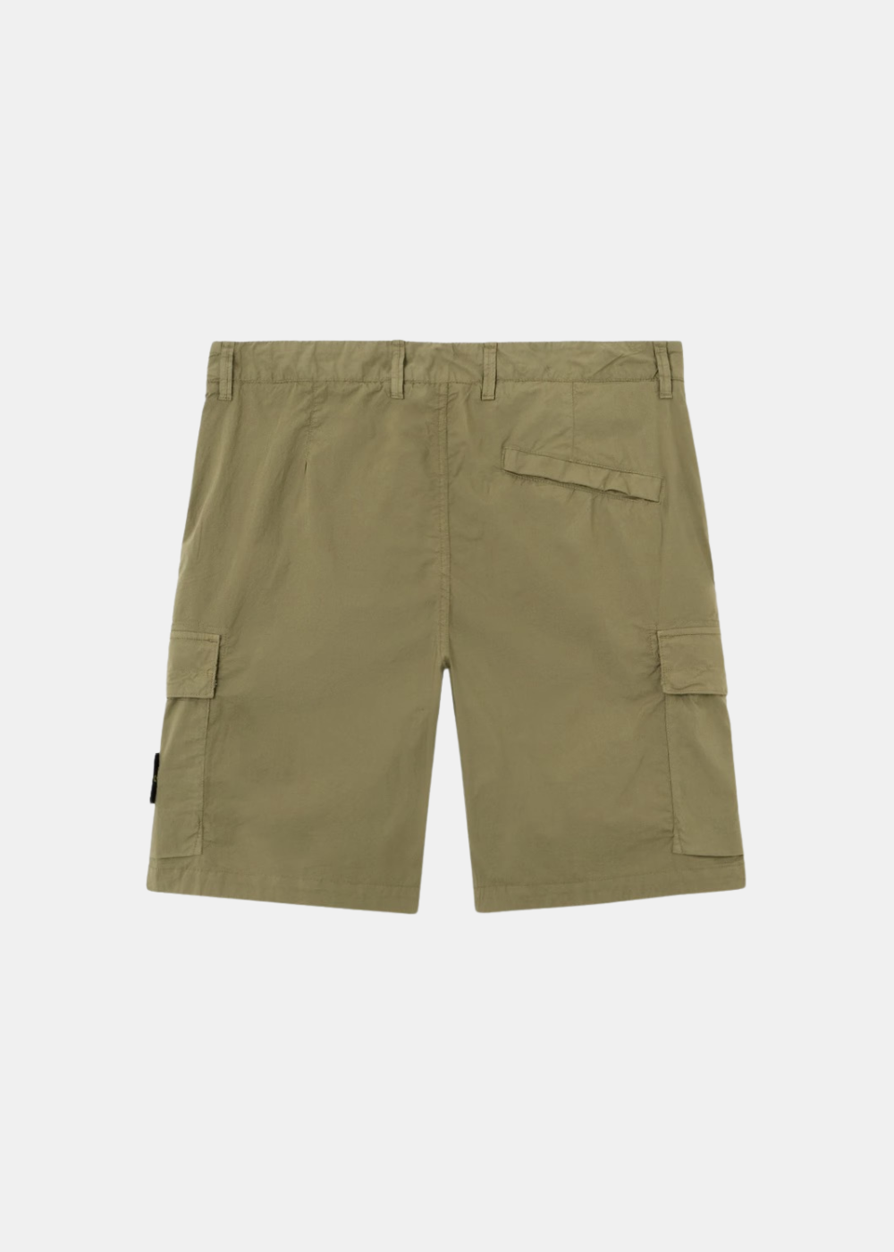 Bermuda cargo kaki Stone Island avec poche arrière zippée et finitions soignées, vue de dos.