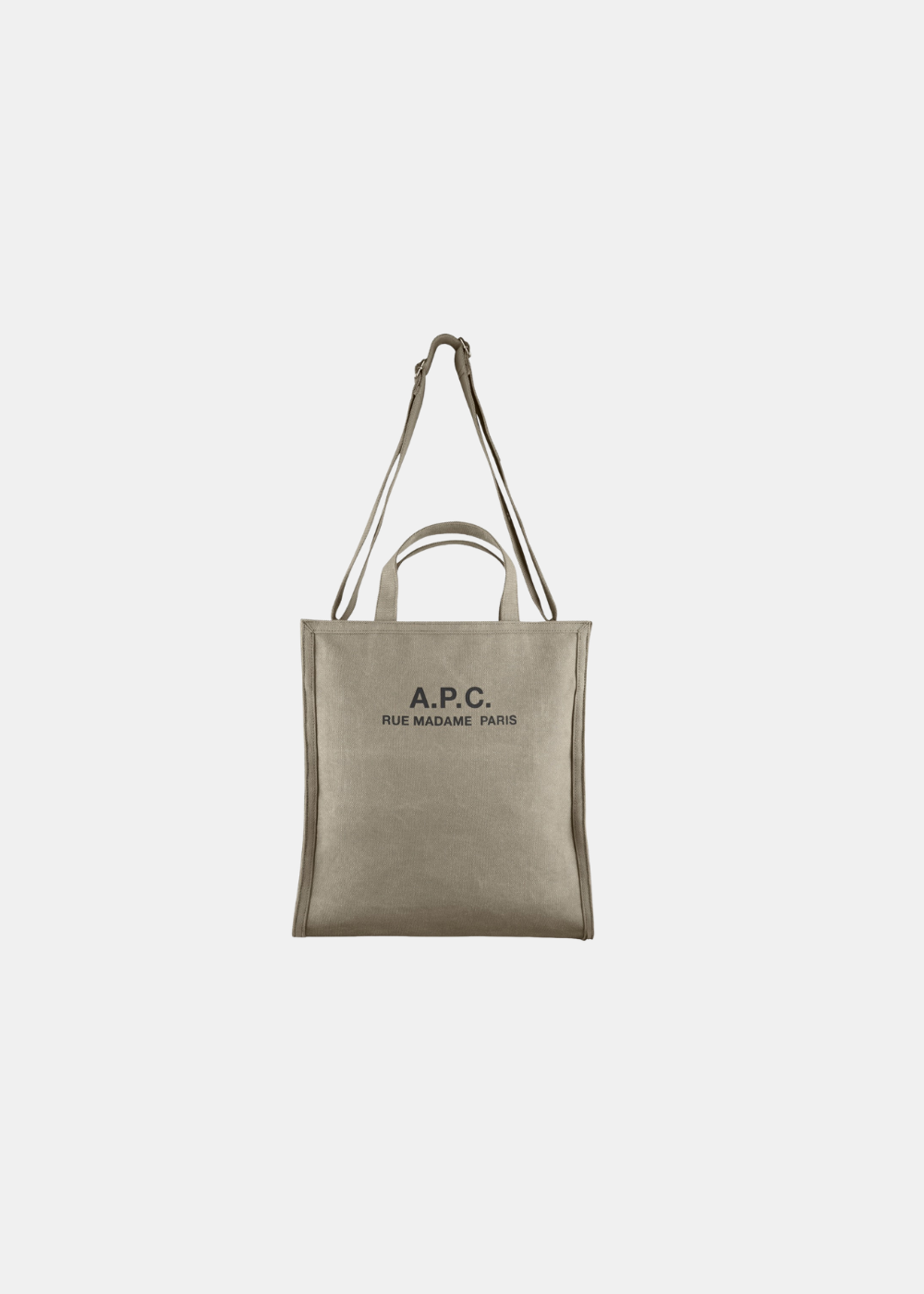 Packshot de face du sac cabas A.P.C. Récupération en toile brute kaki avec bandoulière et anses