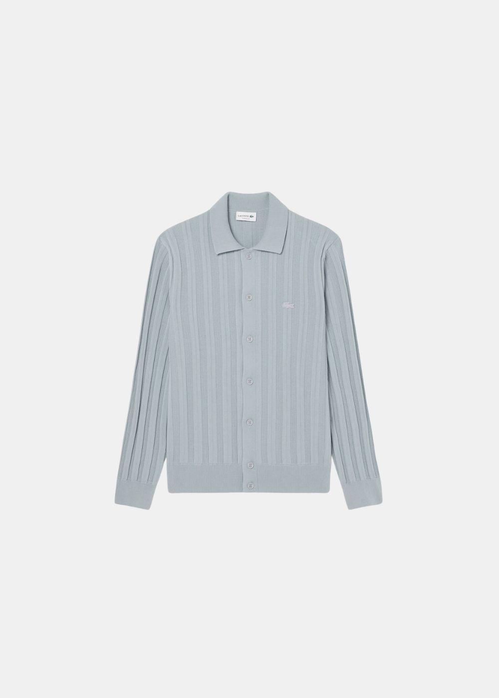 Packshot de face du cardigan Lacoste bleu gris à col polo en maille fluide fine côtes.