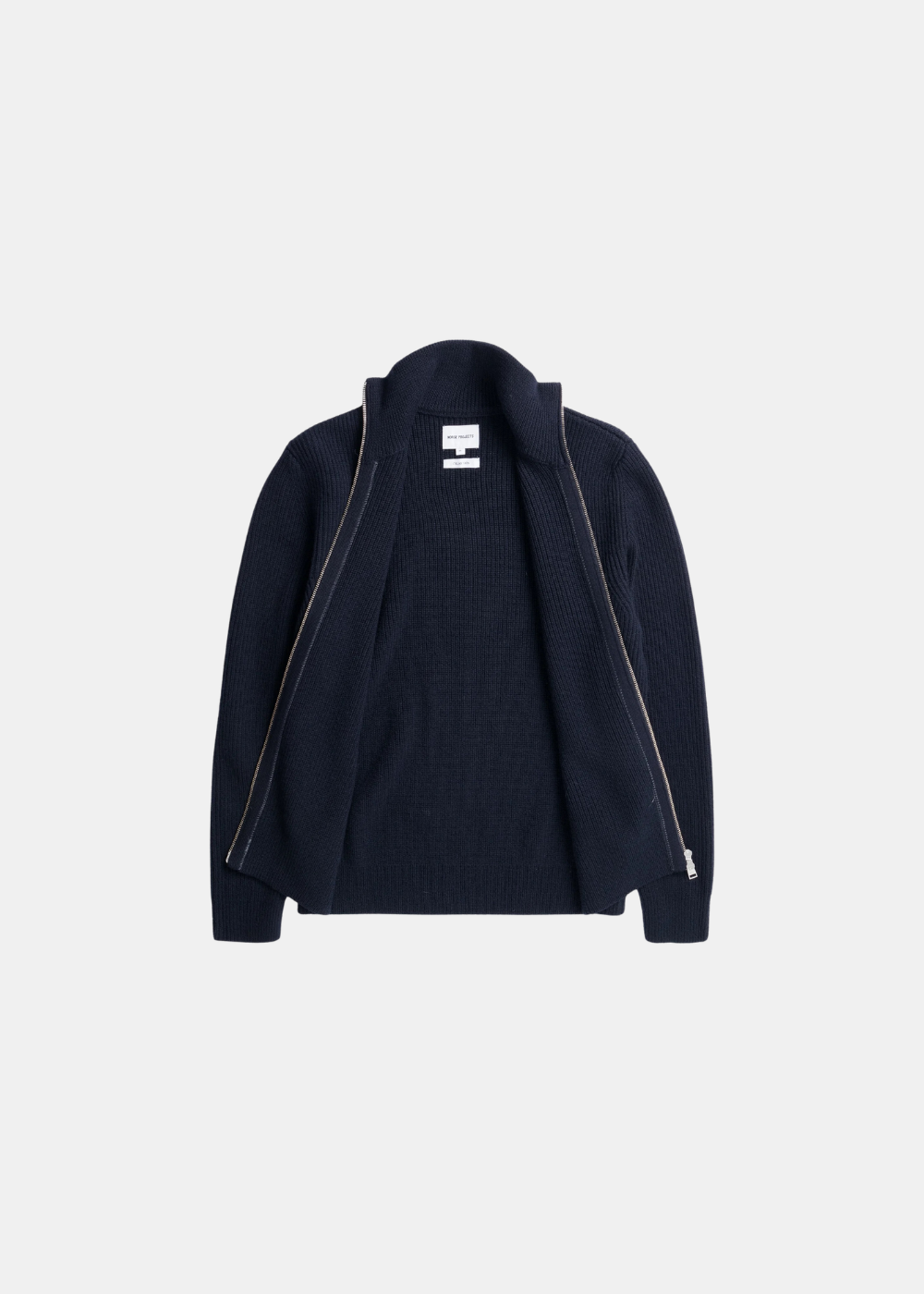 Vue à plat du cardigan zippé homme Norse Projects Hagen en laine bleu marine ouvert
