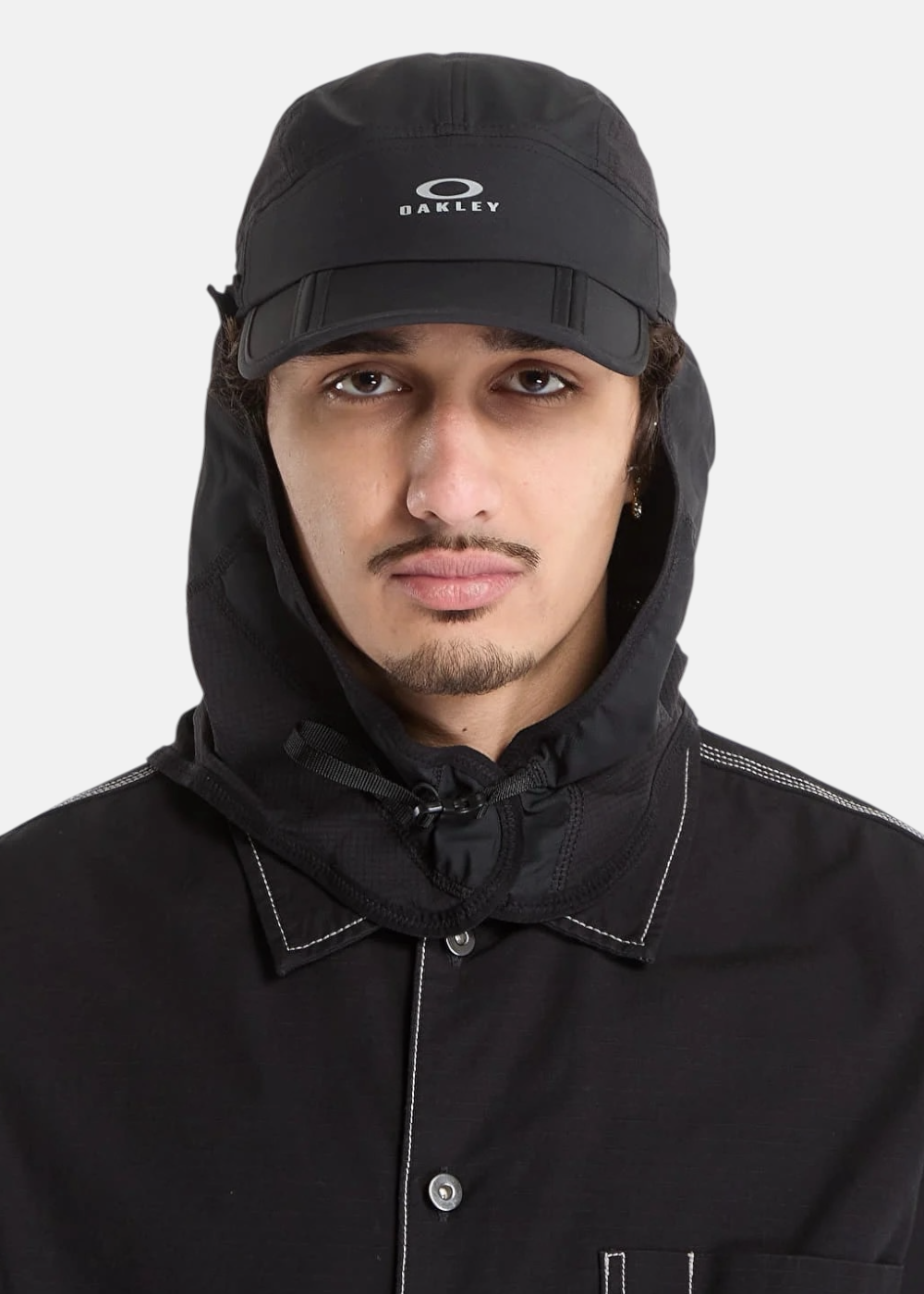 Casquette Homme Oakley Latitude Flex Field Cap noire avec logo central et visière incurvée