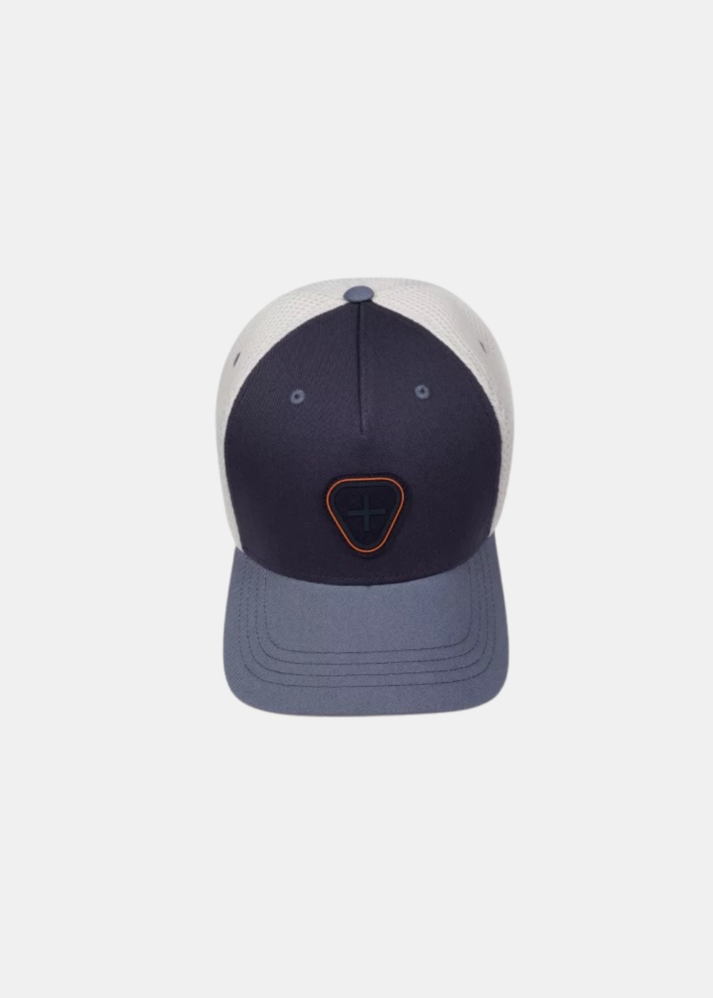 Packshot de face de la casquette trucker Gertrude bleu marine et gris avec panneau arrière en filet blanc et écusson brodé
