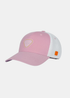 Vue en trois-quarts avant de la casquette trucker Gertrude rose et blanche mettant en valeur la visière courbée et le patch orange latéral