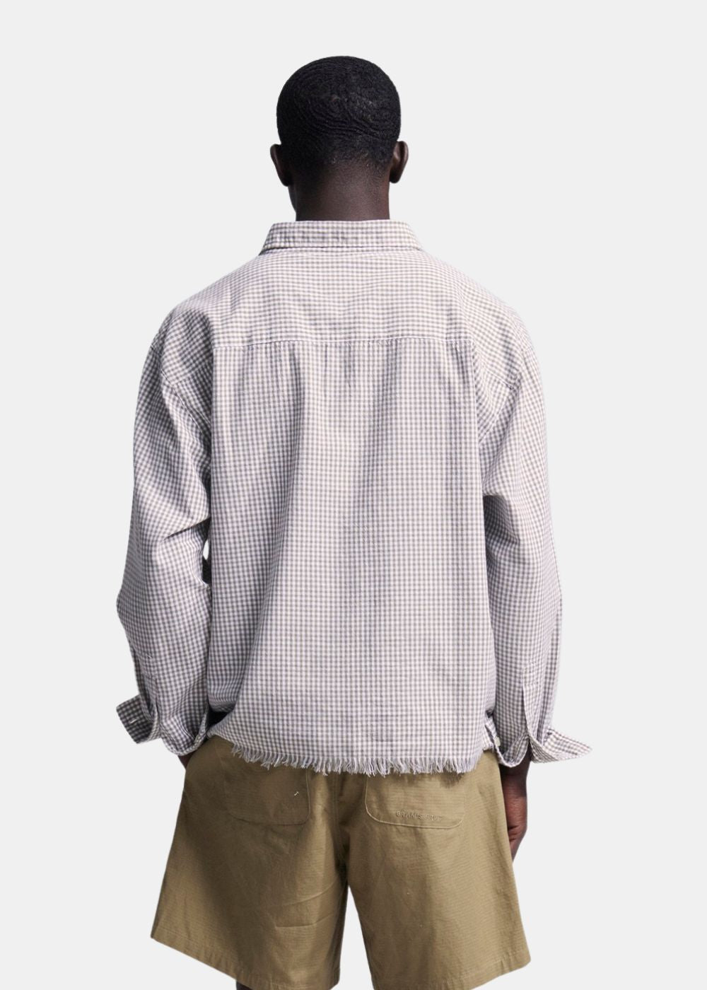 Vue arrière de la chemise Farmer's de Bram's Fruit montrant la coupe large et l'ourlet brut