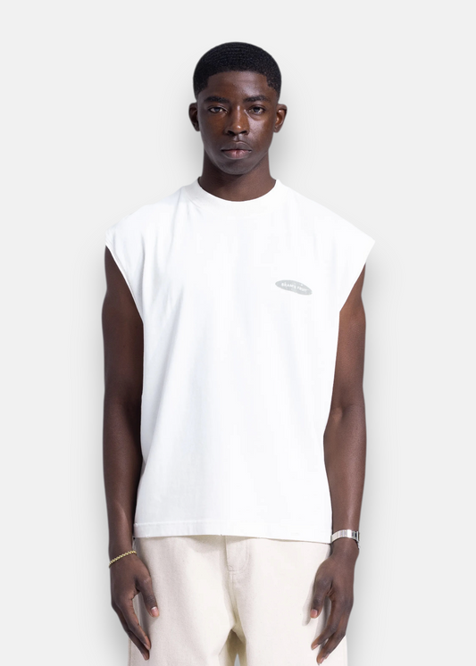 débardeur blanc porté de face montrant le col rond et le logo Bram's Fruit sur le torse