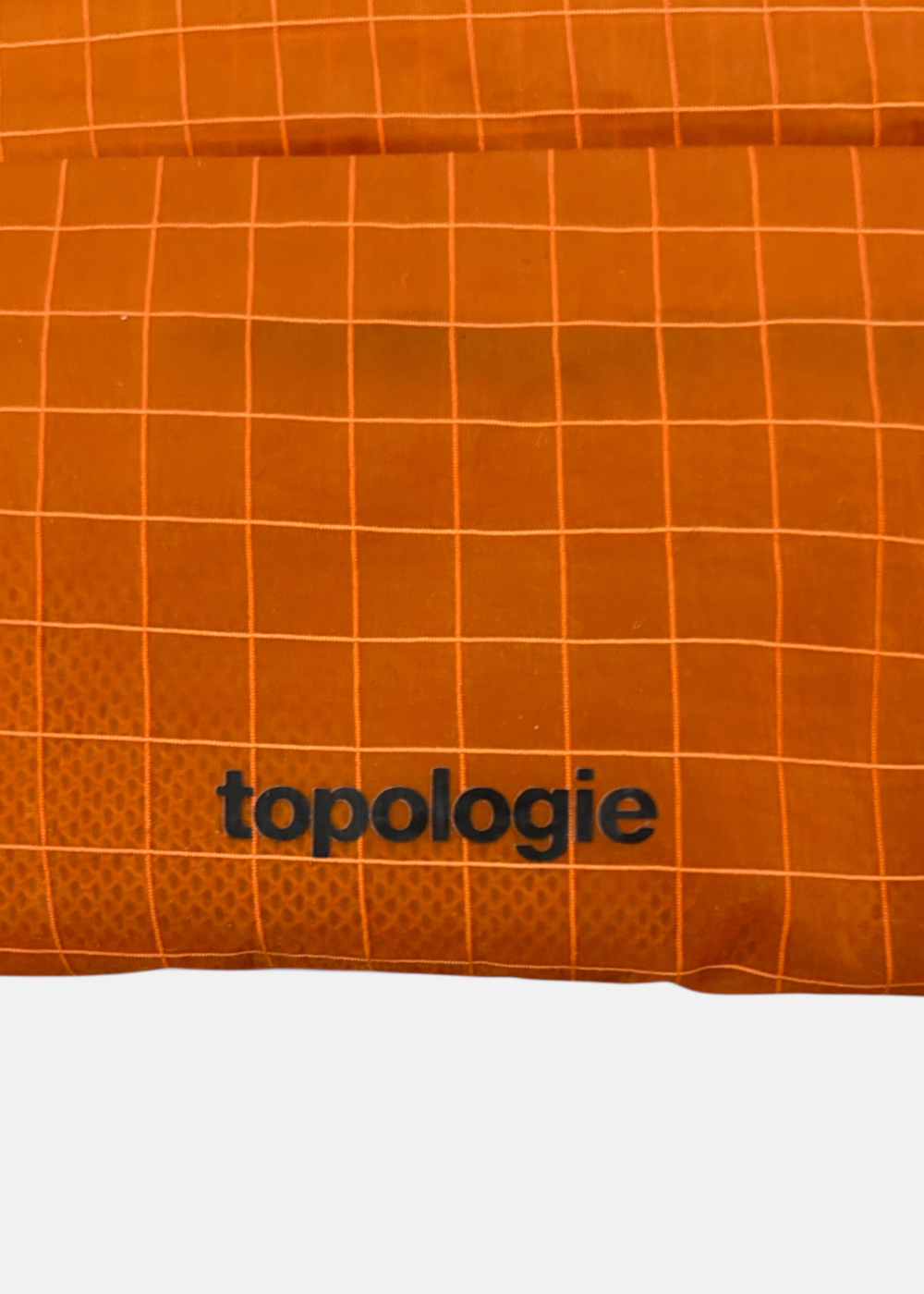 photo du detail du logo de la Sacoche topologie phone 90 orange en ripstop
