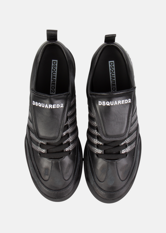 vue de haut de la languette football de la baskets basses Dsquared2 soccer en cuir noir