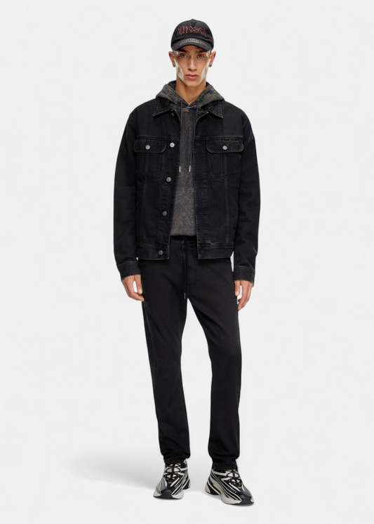 look total avec le diesel 2032 joggjeans noir pour homme