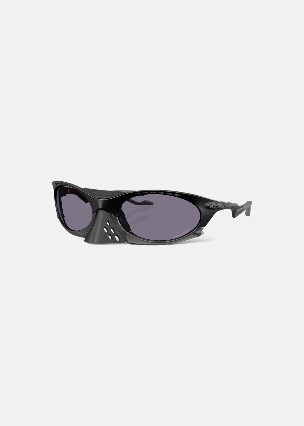 lunettes Oakley Plantaris monture Matte Black, verres Prizm™ de trois quart sur fond gris