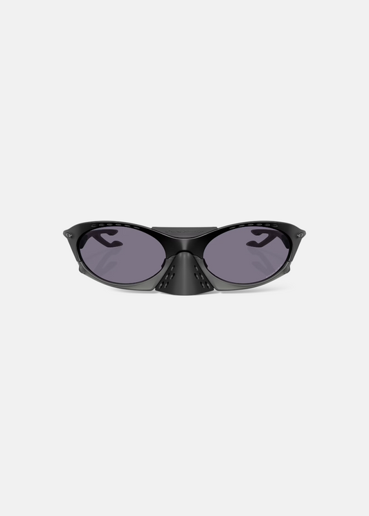 lunettes Oakley Plantaris monture Matte Black verres Prizm™ de face sur fond gris