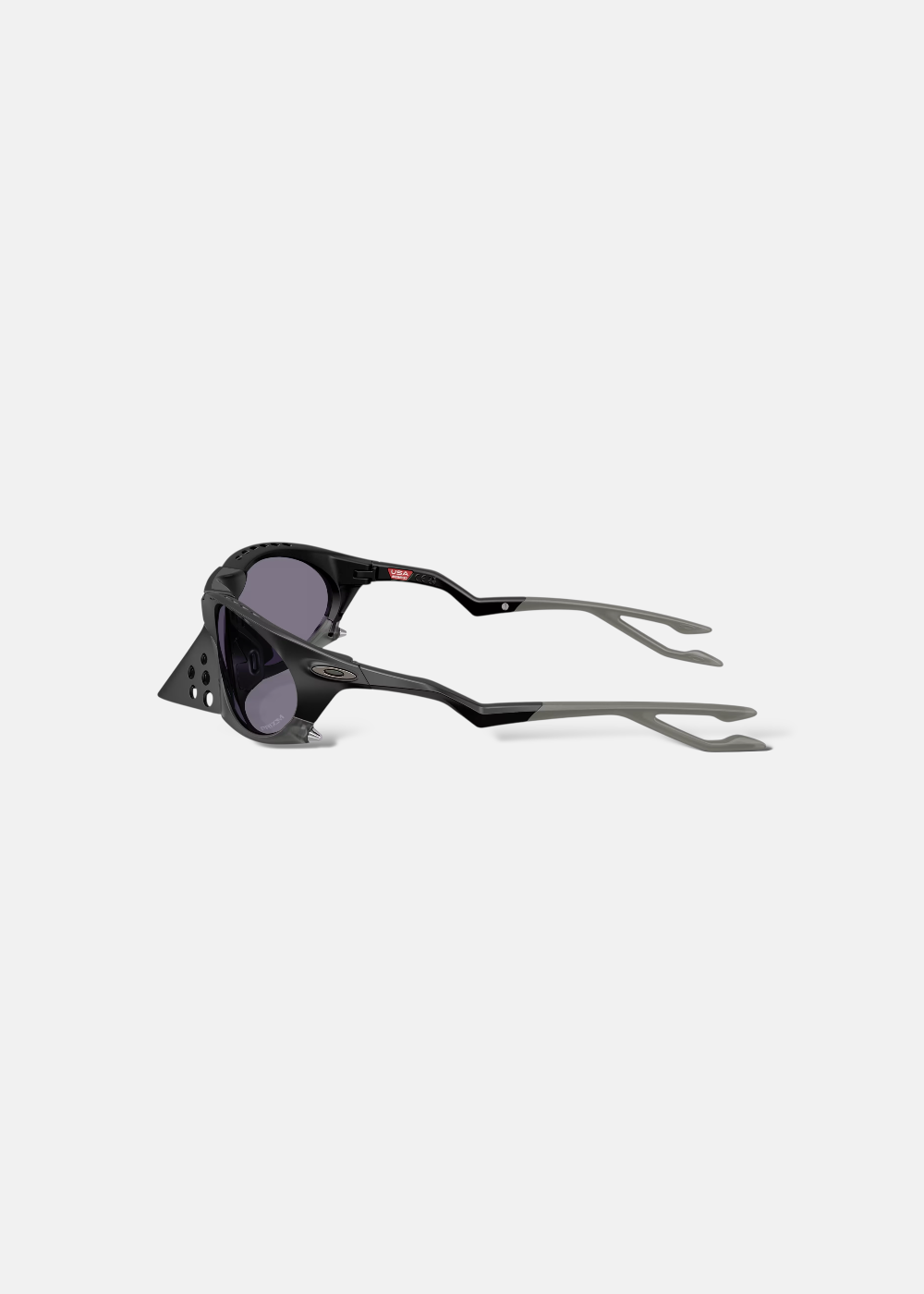 lunettes Oakley Plantaris monture Matte Black verres Prizm de profil avec les details des branches