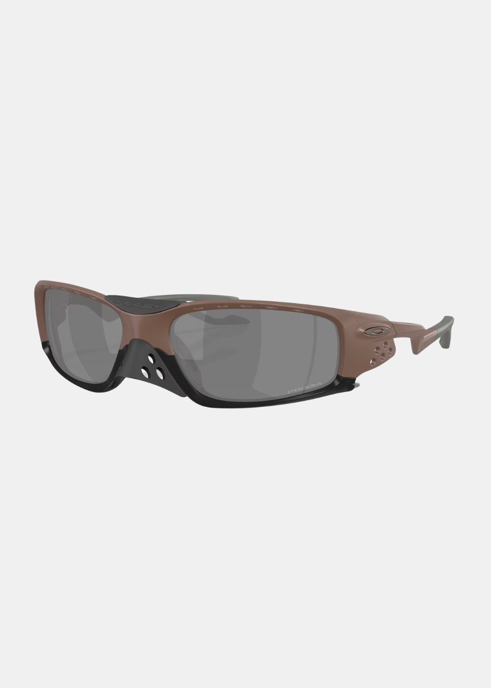 Lunettes Oakley Plantaris SQ marron mahogany de trois-quarts avec verres sombres Prizm Black et monture sport.
