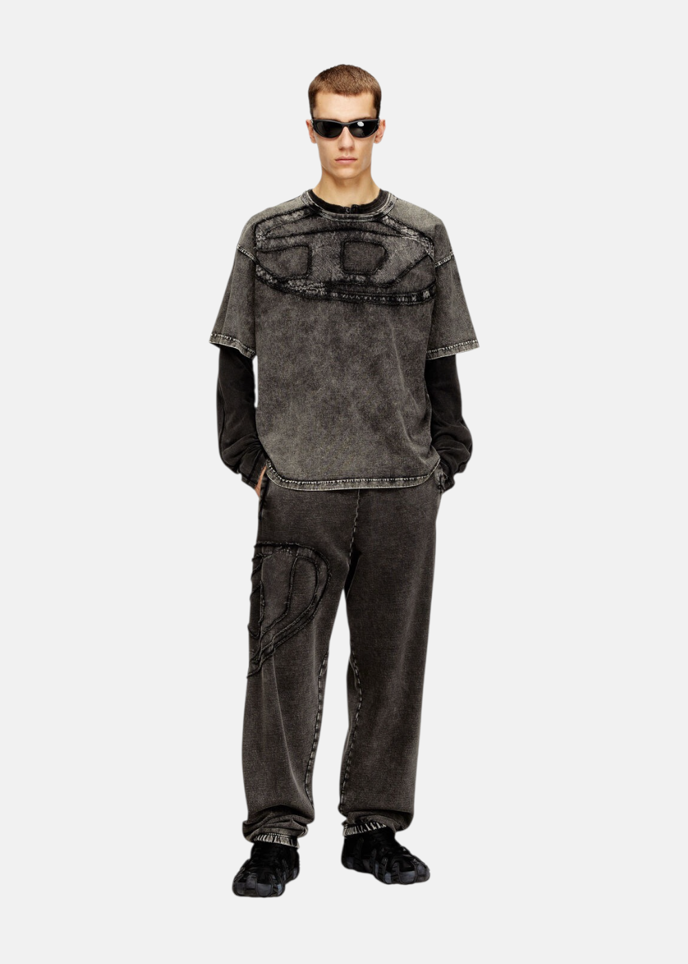 Look complet Diesel : T-shirt et pantalon de jogging délavés gris charbon, avec grand logo D.