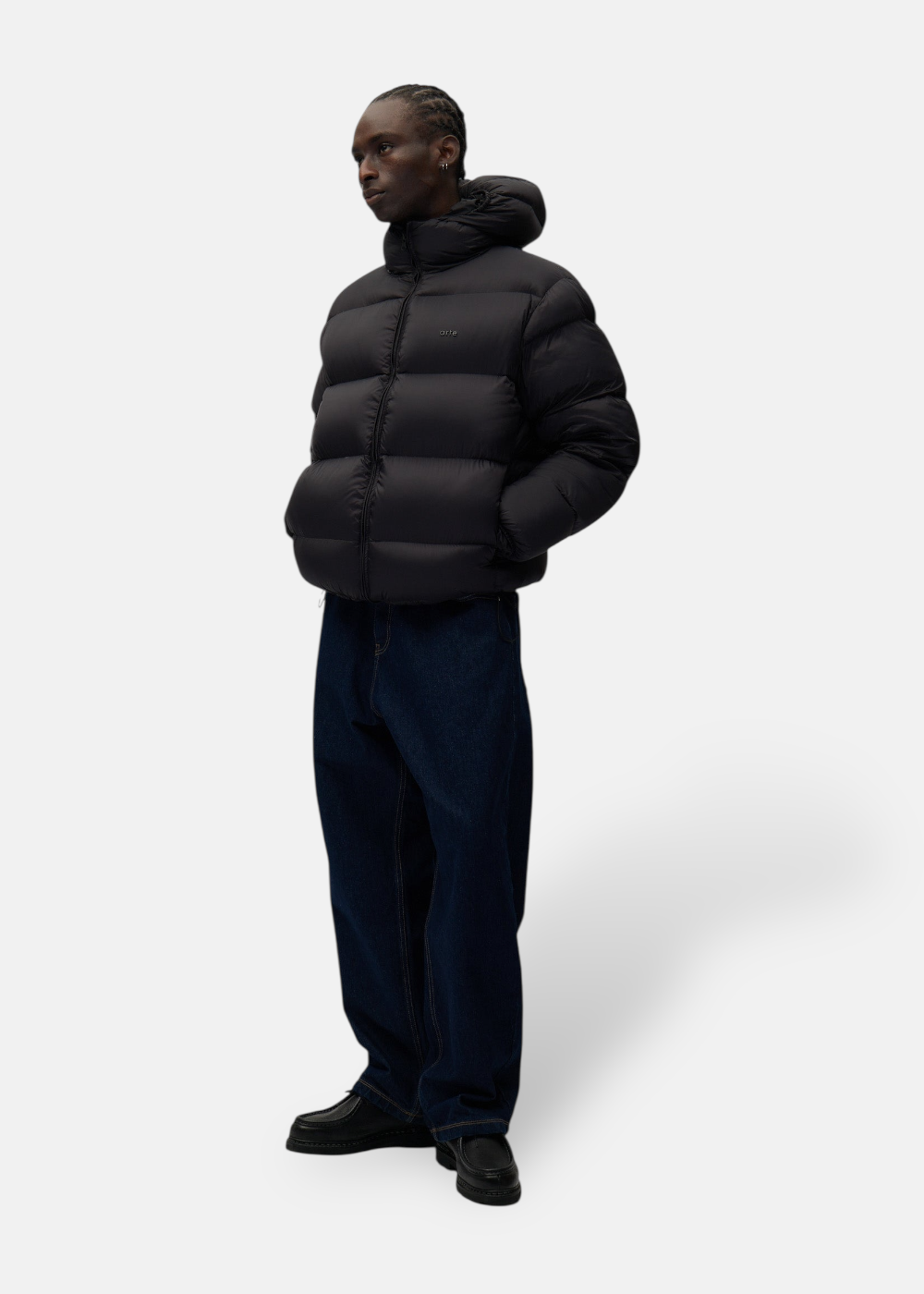 tenue complete avec la doudoune arte reversible noir  et un pantalon arte