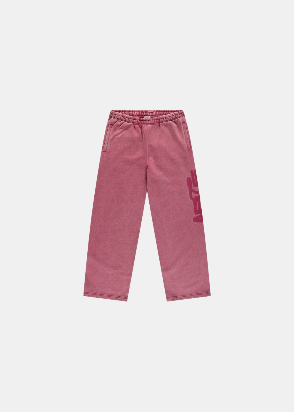 Packshot de face du pantalon de survêtement rouge délavé Arte Antwerp avec logo pochoir sur la jambe.