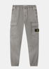 Packshot du pantalon cargo en broken twill OLD gris Stone Island avec chevilles élastiquées