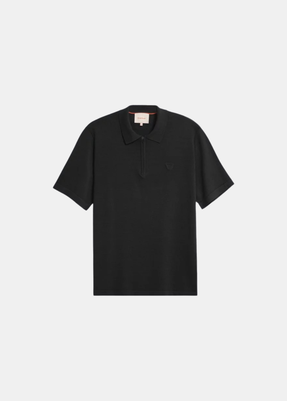 Packshot de face du polo oversize en maille noir Gertrude Jude avec texture gaufrée et col polo.
