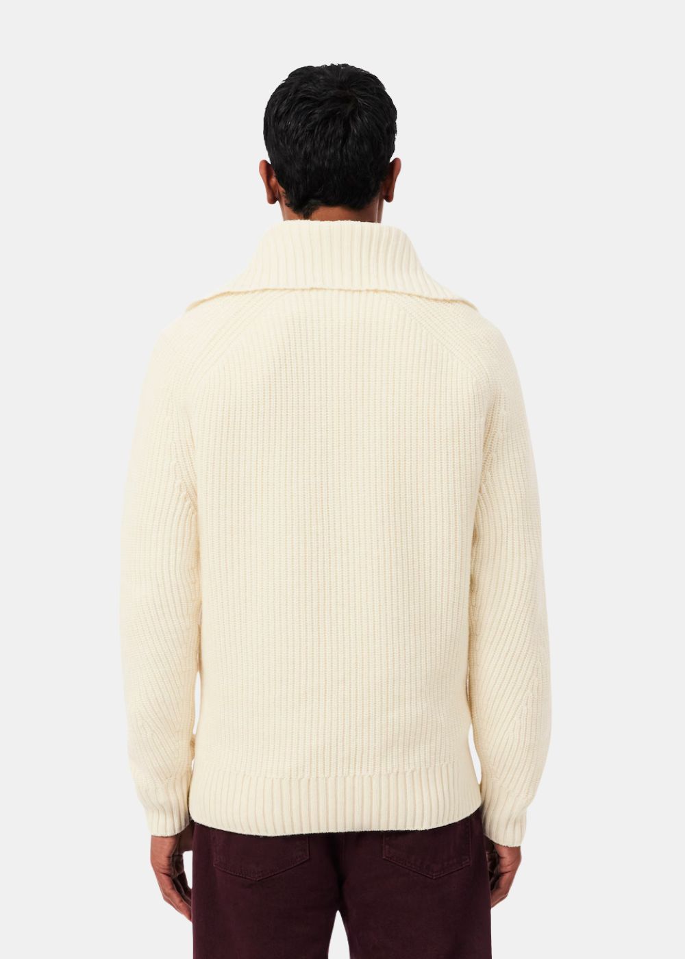 Vue de dos du pull écru Lacoste en laine perlée avec col montant.
