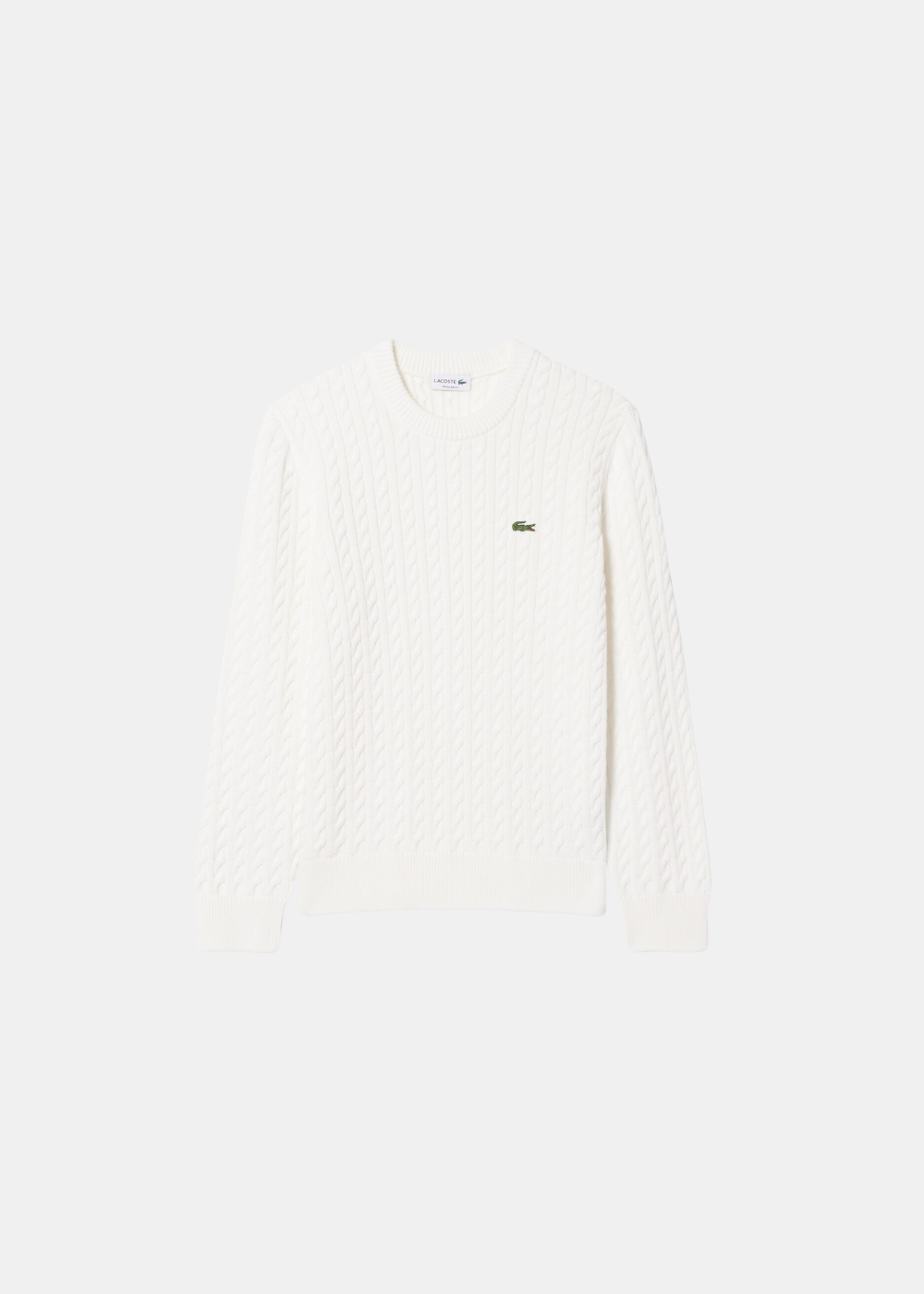 Packshot du pull en maille torsadée blanc écru Lacoste avec col rond et logo crocodile