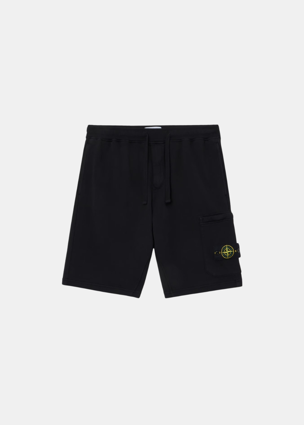 Short cargo homme Stone Island en molleton noir avec cordon de serrage et poche latérale à patch, vue de face.