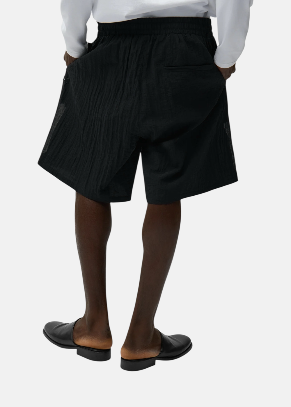 Short en mesh noir Arte Antwerp avec une poche arrière simple, packshot de dos.