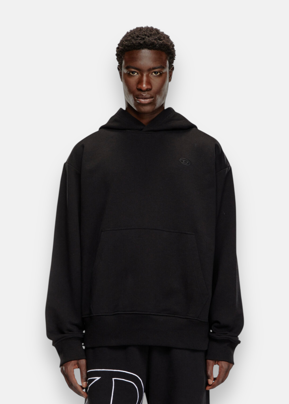 sweat diesel capuche porté profil