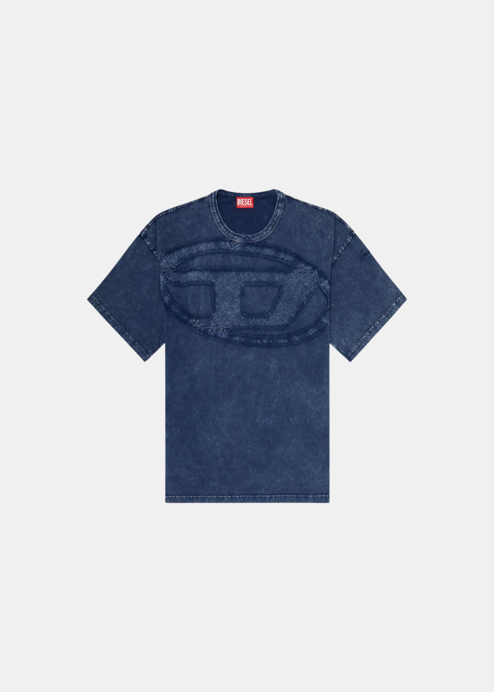 Packshot du t-shirt en coton bleu délavé Diesel avec grand logo Oval D appliqué sur la poitrine