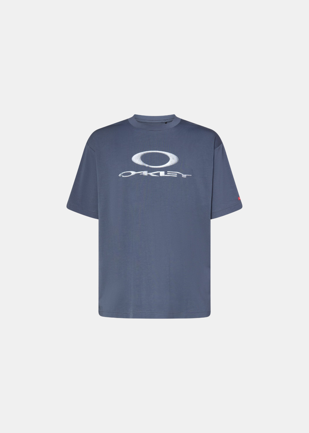 T-shirt bleu Oakley à manches courtes vu de face, avec grand logo graphique blanc sur la poitrine.