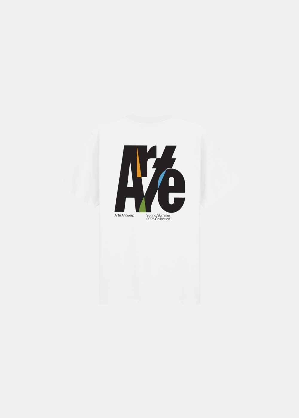 T-shirt Homme Arte Antwerp blanc avec grand logo noir abstrait et détails colorés Spring Summer 2026 au dos