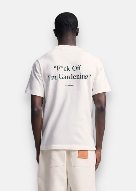 t-shirt blanc porté de dos avec inscription F*ck Off I'm Gardening vert