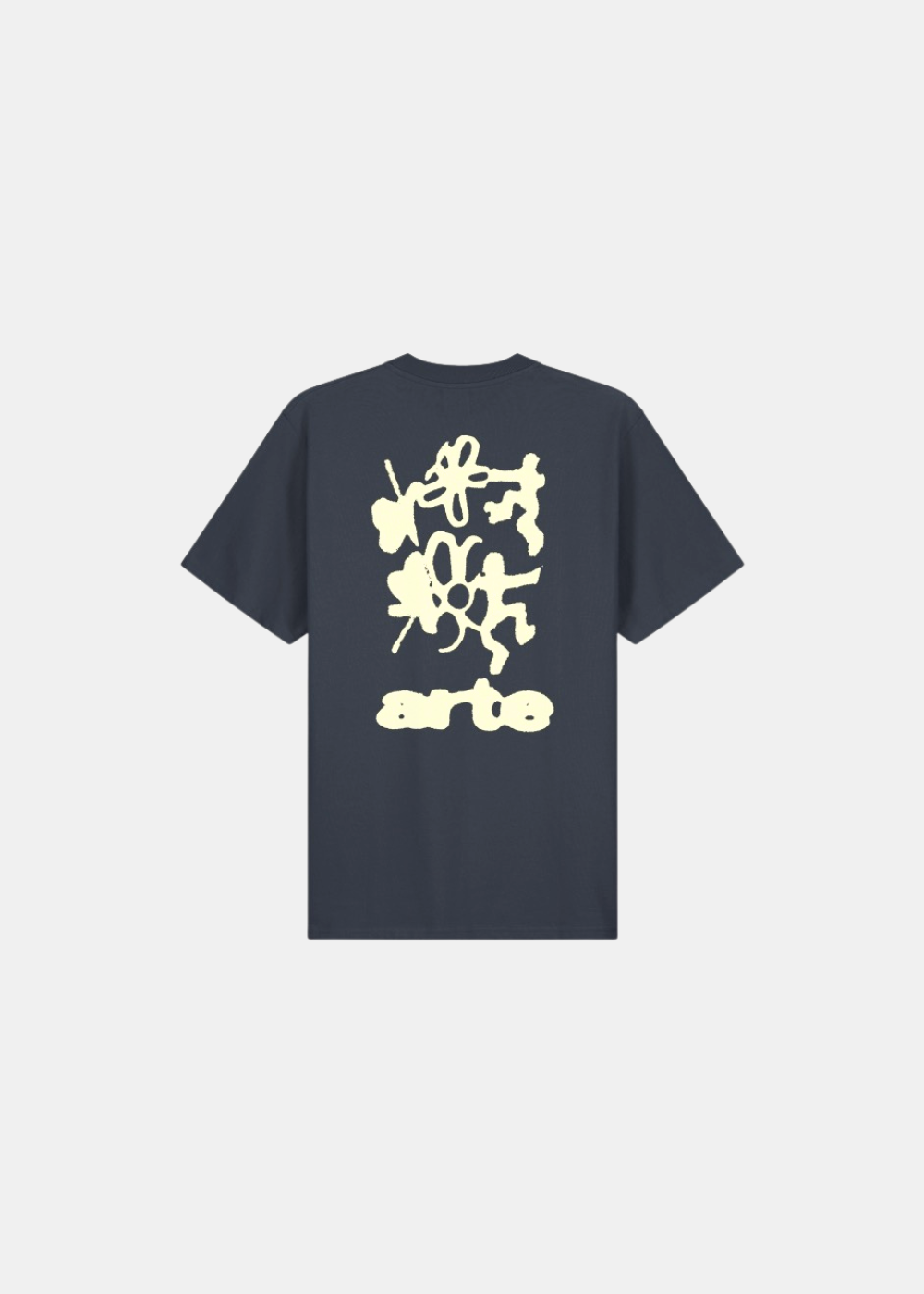 T-shirt Homme bleu marine Arte Antwerp avec un grand imprimé graphique jaune "blurry" et logo au dos.