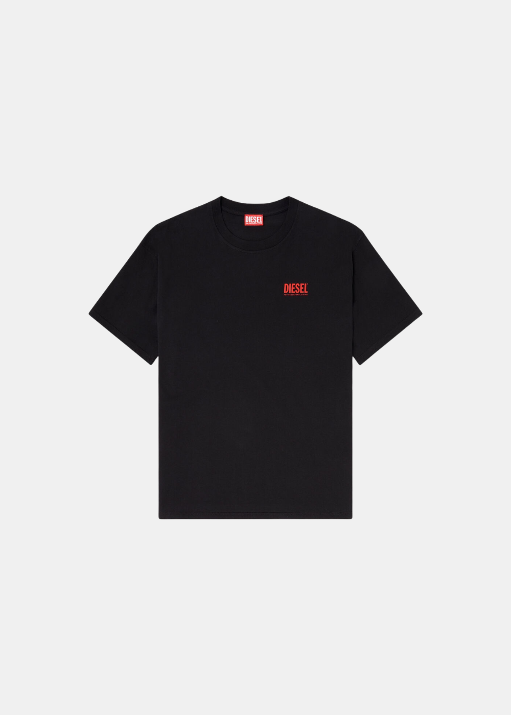 Packshot à plat du t-shirt oversize noir
Diesel de face avec petit logo rouge poitrine.