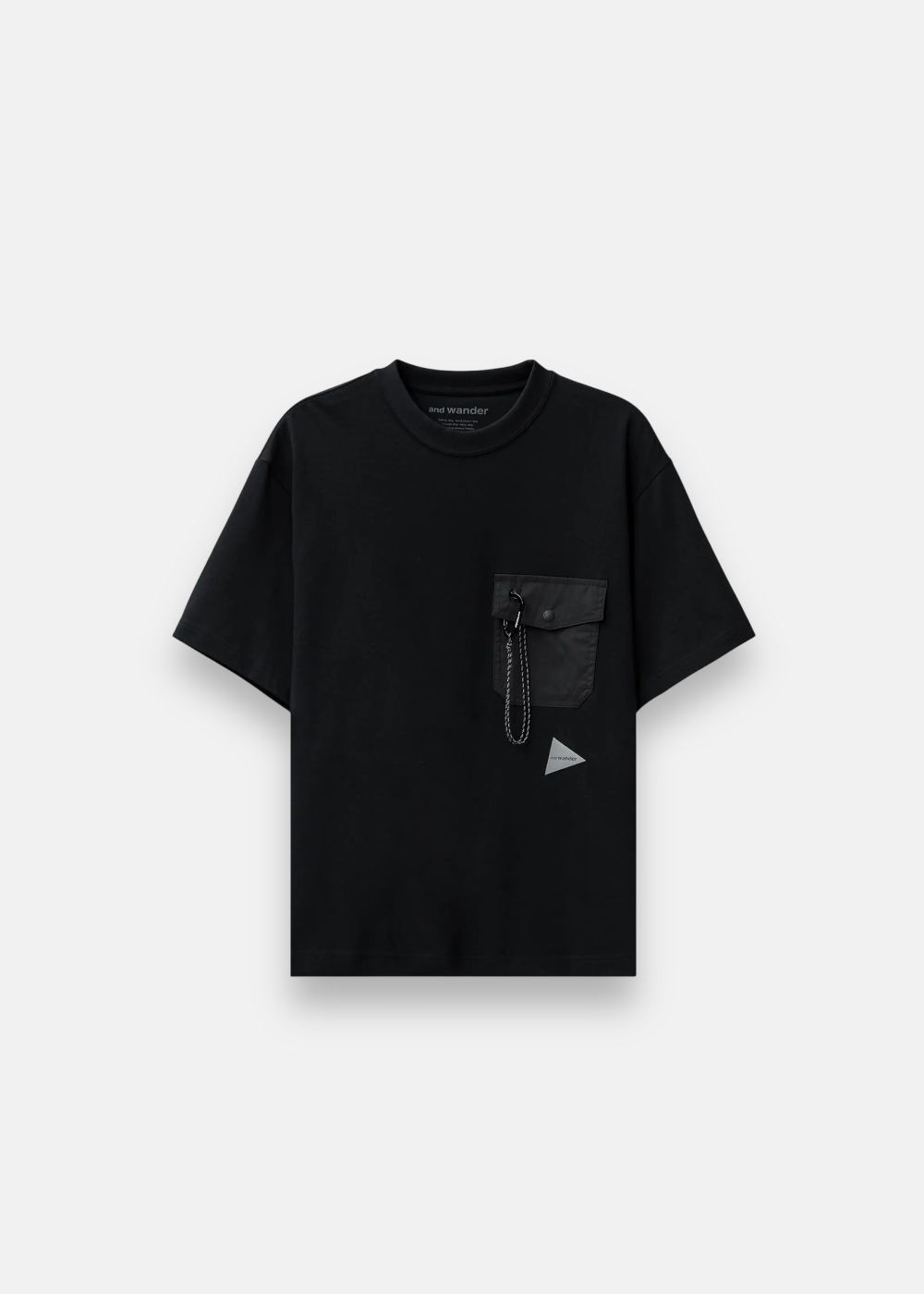 T-shirt technique Coolmax en coton noir, évacuation de l'humidité, avec poche plaquée en nylon et mousqueton intégré.