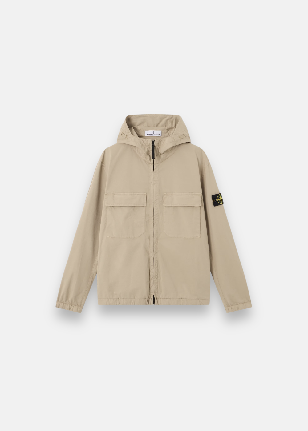 Veste à capuche Stone Island beige avec deux poches poitrine à soufflet et fermeture zippée centrale de face