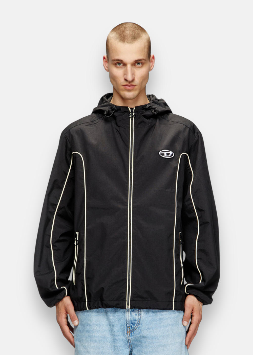 veste diesel noire coupe vent  de face portée en detail
