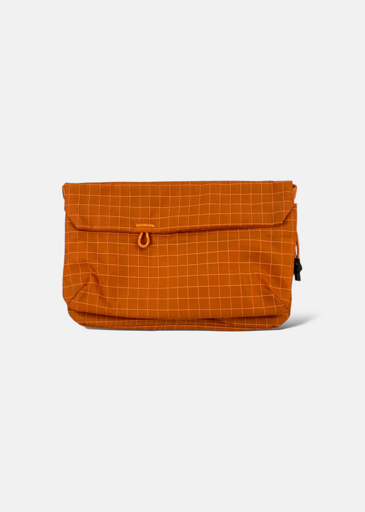 photo de l'arriere de la Sacoche topologie phone 90 orange en ripstop 