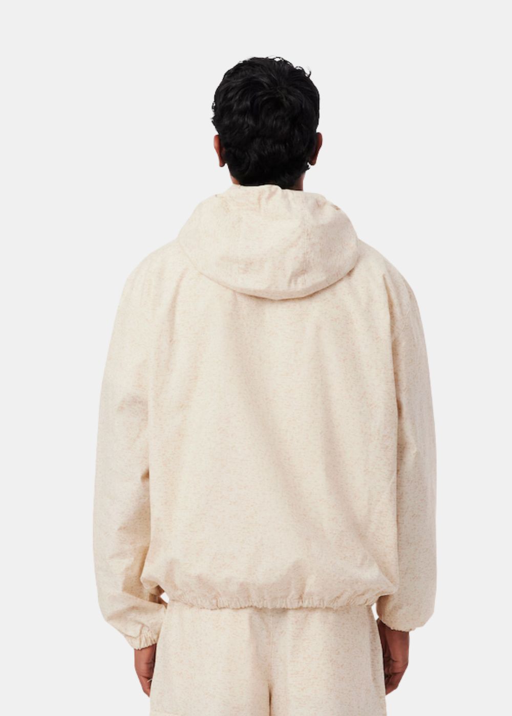 vue de dos porté par un mannequin de la Veste Lacoste imprimée camouflage